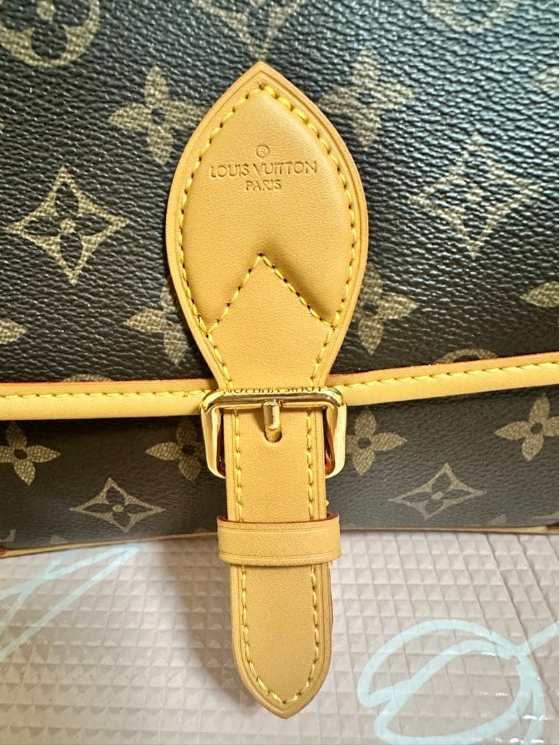 極美品LVノベルティ アンティーク ショルダーバッグ