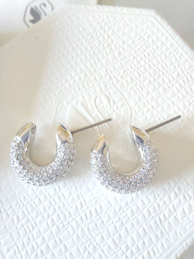 新品 SWAROVSKI Dextera フープピアス スワロフスキー