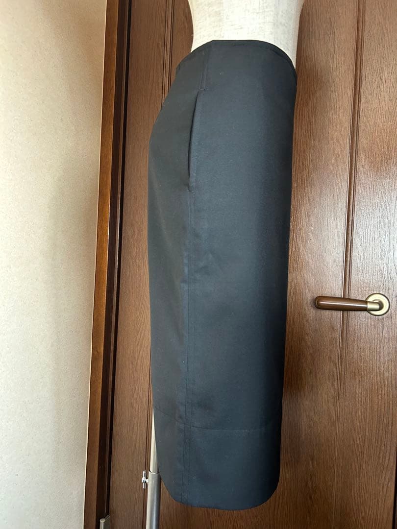 マディソンブルー黒スカート