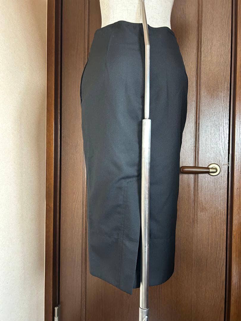 マディソンブルー黒スカート