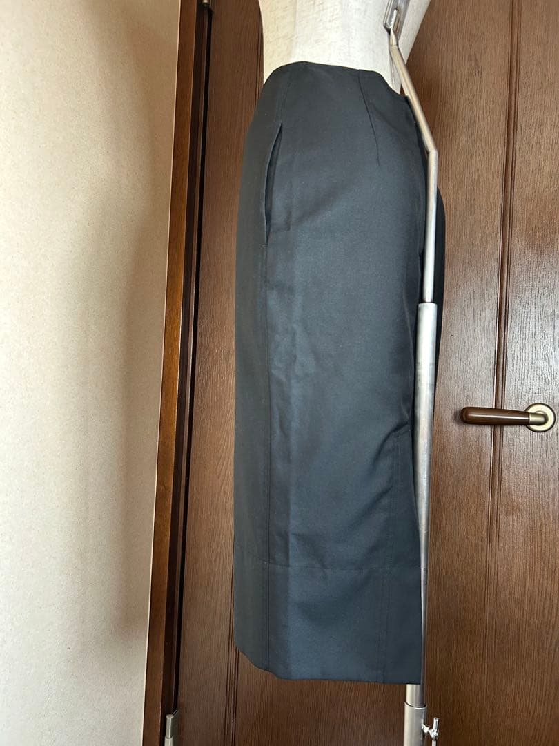 マディソンブルー黒スカート
