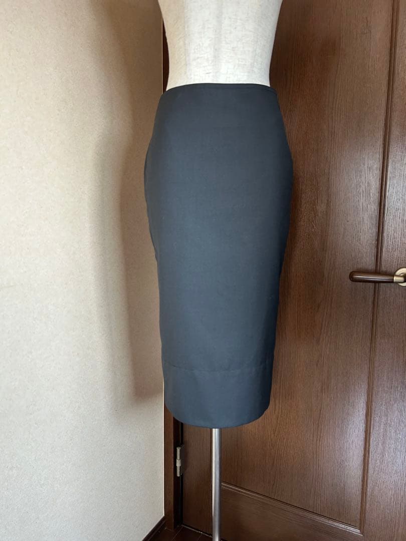 マディソンブルー黒スカート