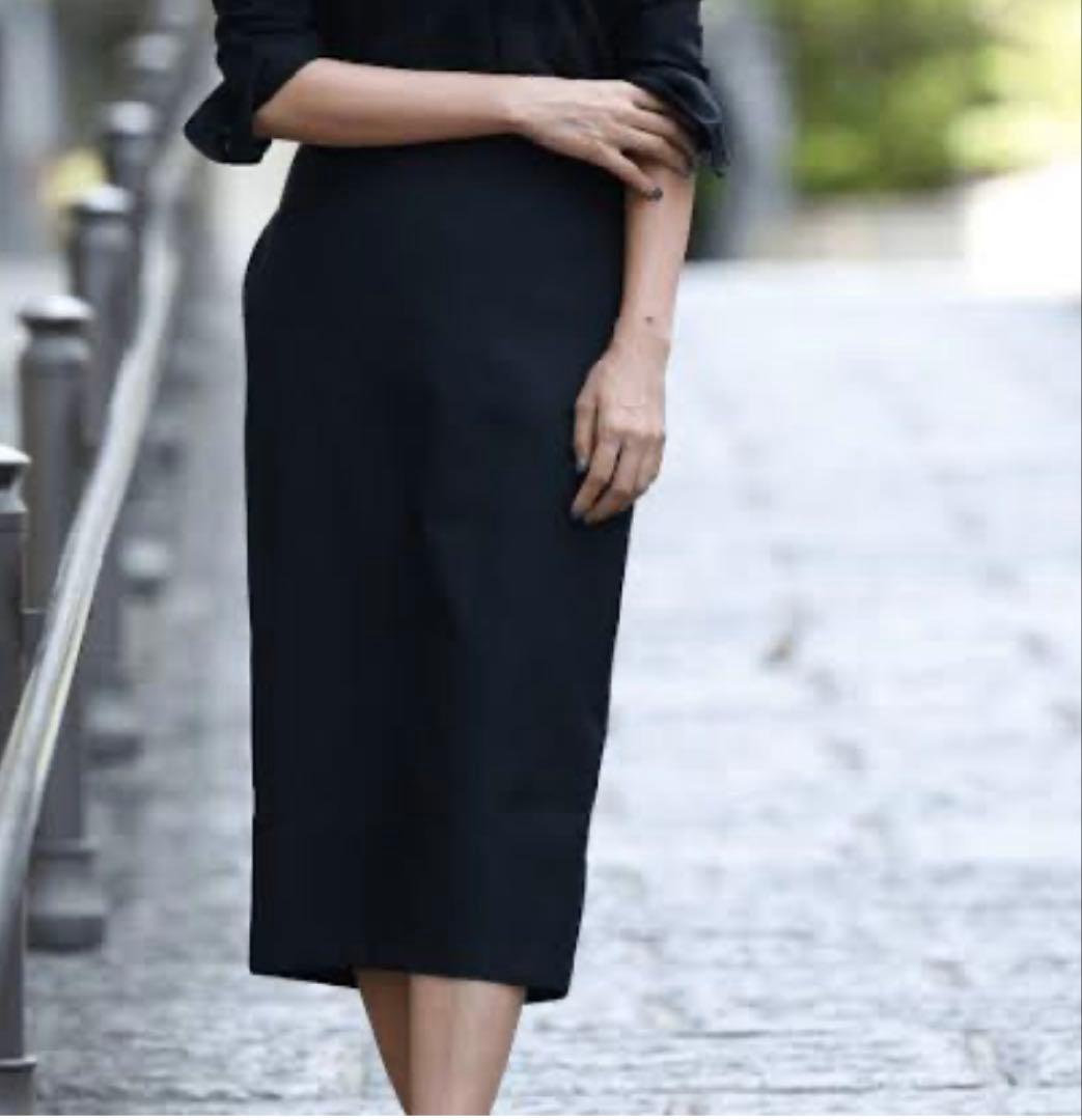 マディソンブルー黒スカート