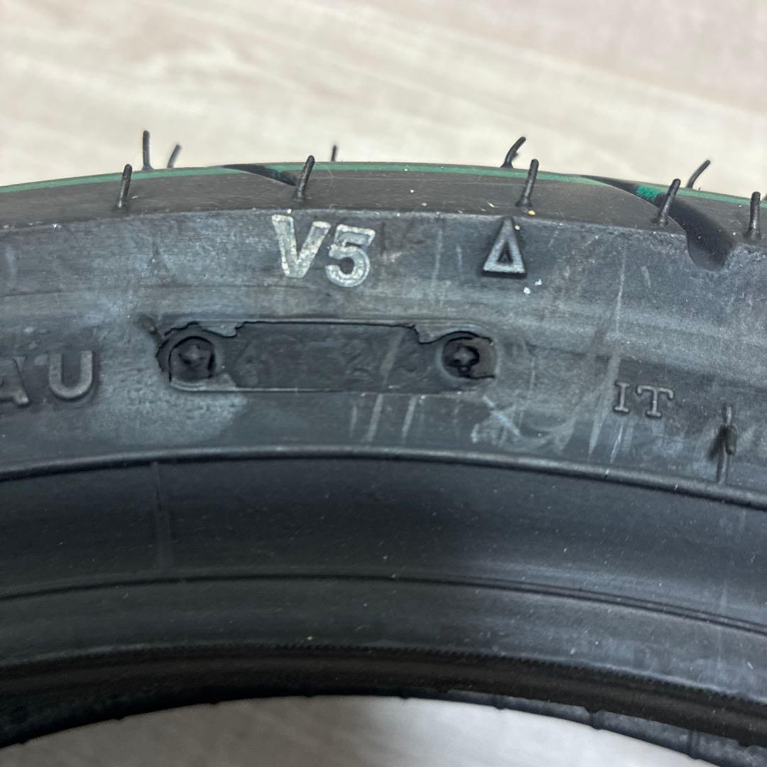 トリシティ　フロントirc タイヤ　新品　2本！