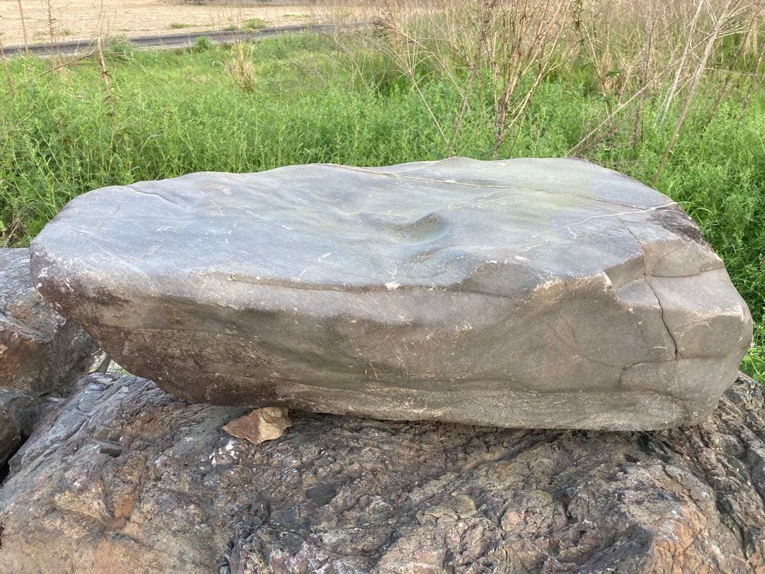 瀬田川石　銀梨地　沓石　捨石　景石