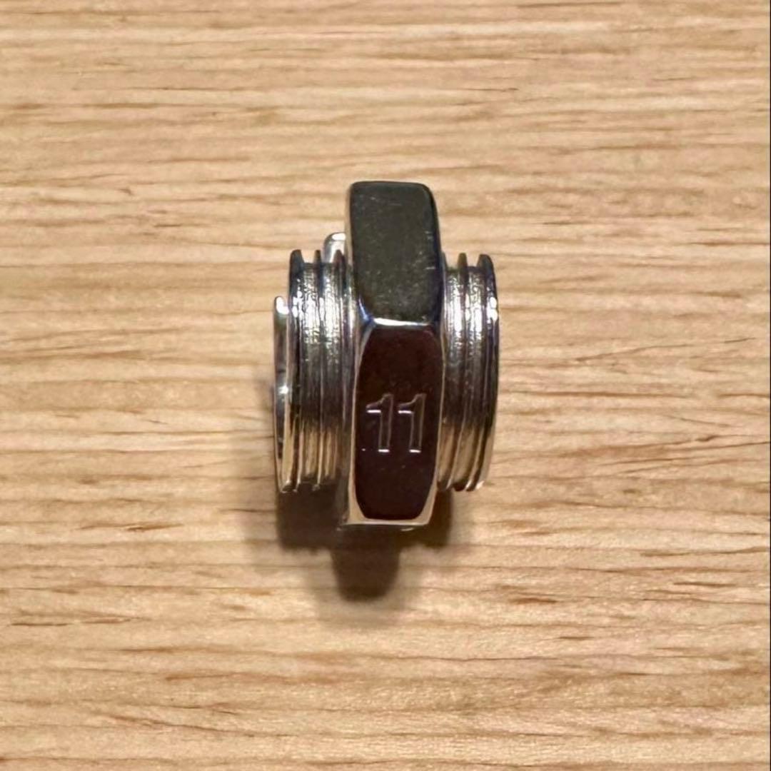 ## メゾンマルジェラ　ボルト&ナット　リジッドピアス