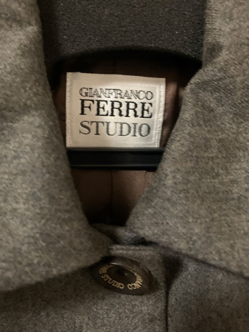 ジャンフランコフェレストゥーディオ　パンツスーツ　グレイッシュブラウン