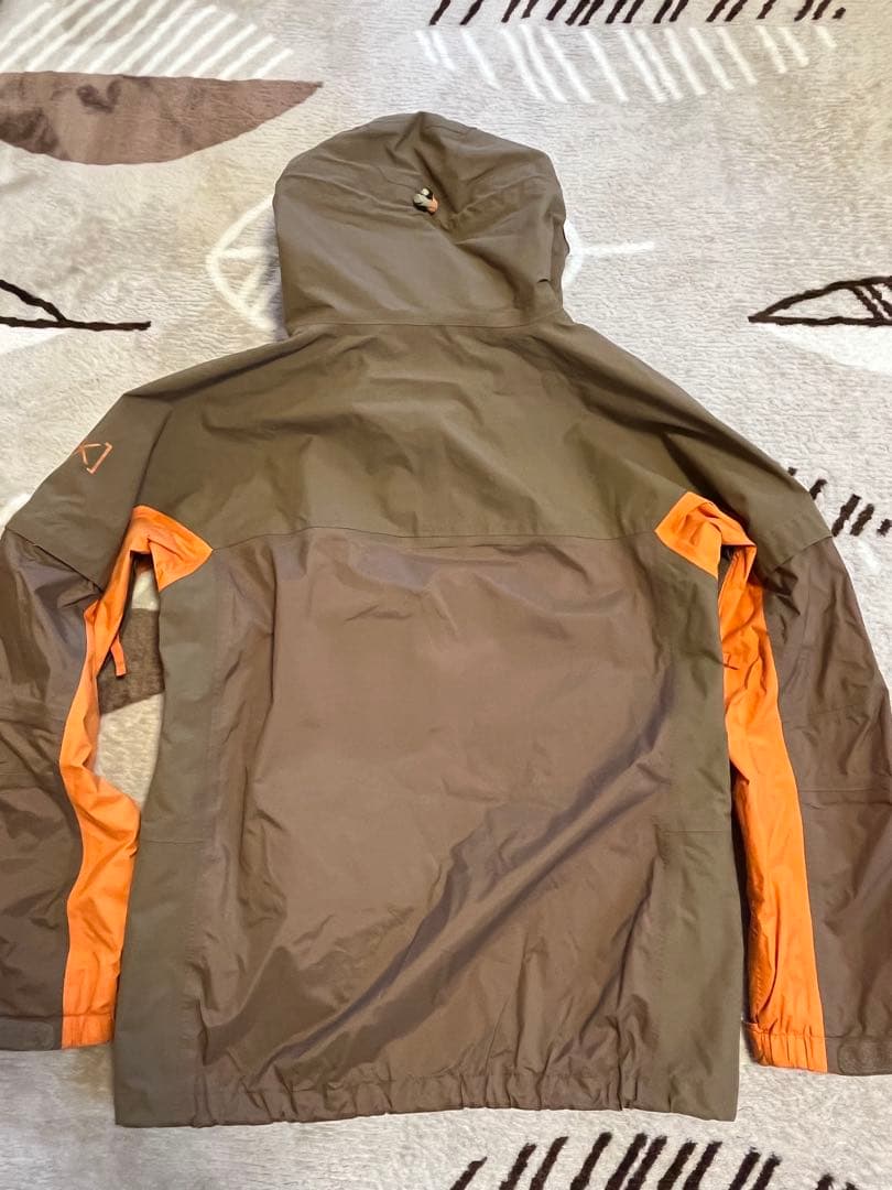 e*W様 バートン ak ゴアテックス スノボウェア ジャケット S