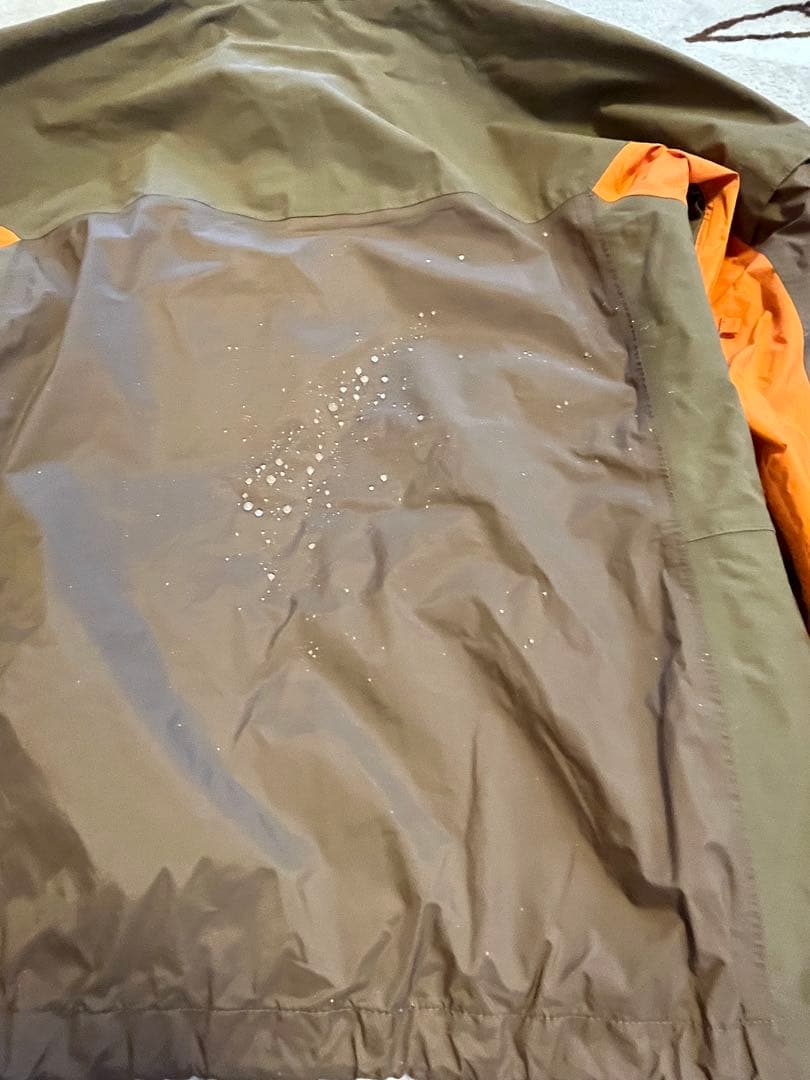 e*W様 バートン ak ゴアテックス スノボウェア ジャケット S