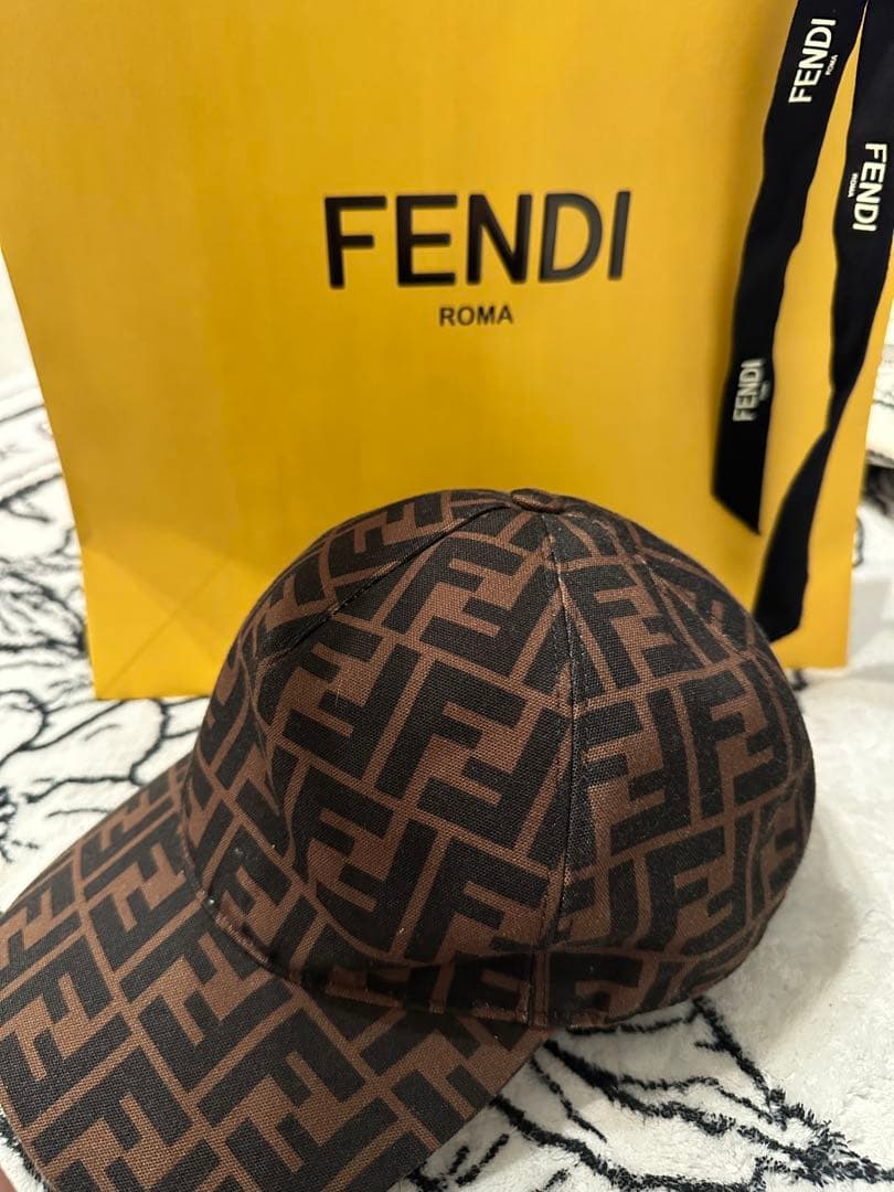 FENDI♡ズッカ柄♡イエロー♡キャップ
