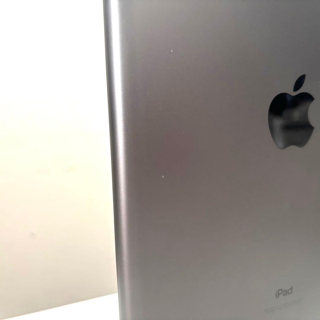 【完動品】Apple iPad 第8世代 128GB Wi-Fi スペースグレー