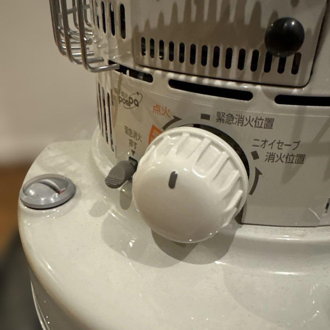 <お値下げ>トヨトミ KS-67H石油ストーブ ホワイト 五徳、網セット