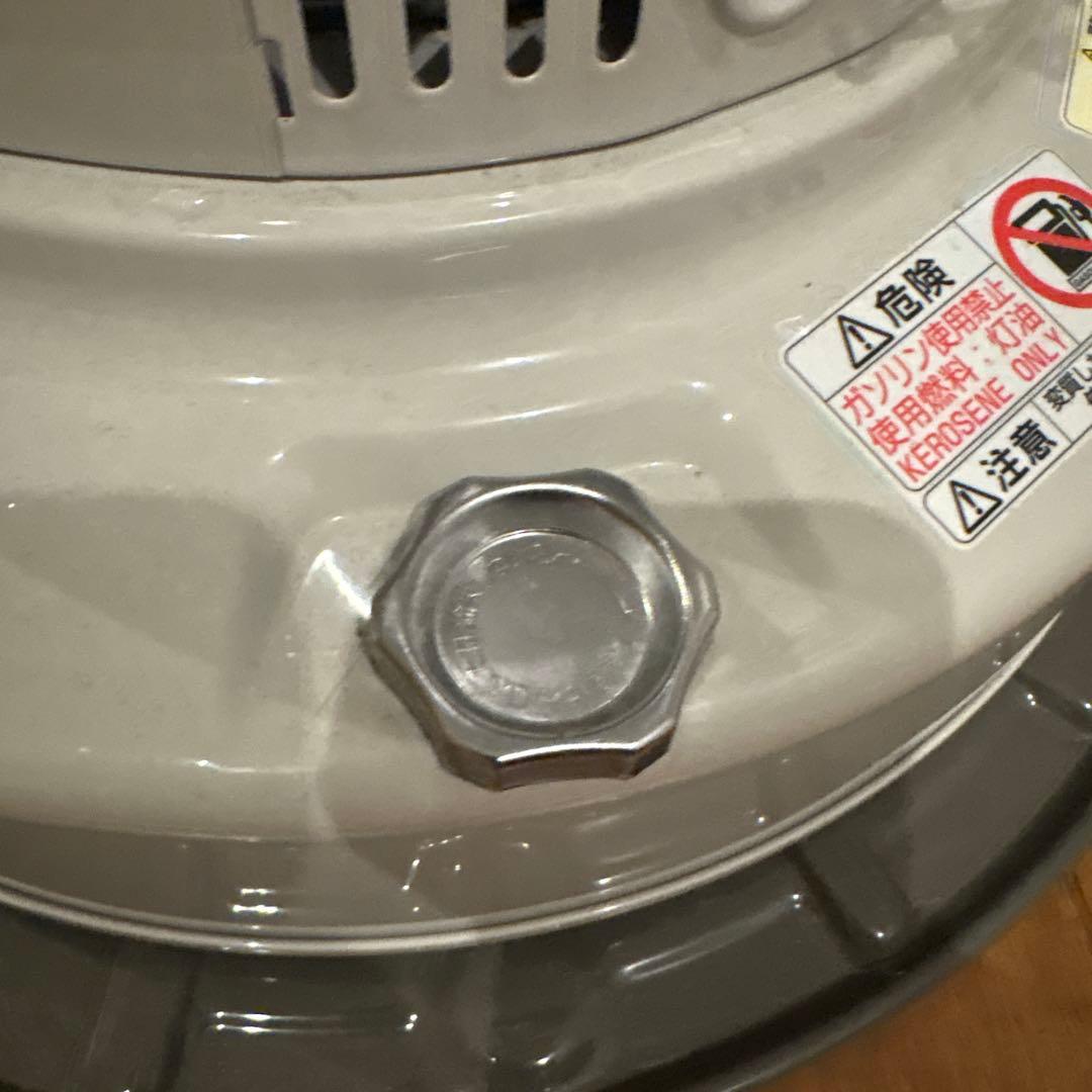 <お値下げ>トヨトミ KS-67H石油ストーブ ホワイト 五徳、網セット