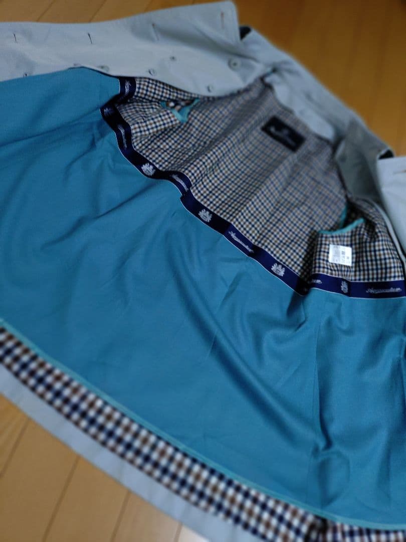 アクアスキュータム Aライン トレンチコート　サイズ10