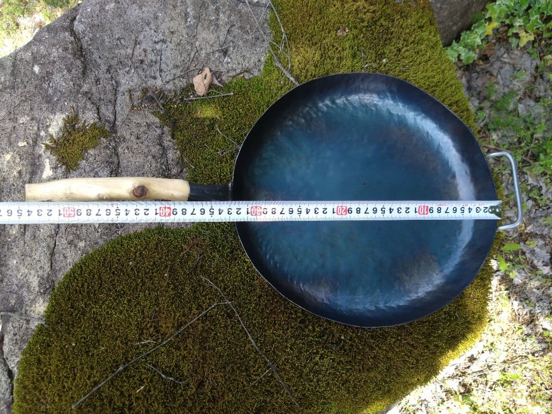 鉄なのに軽い！手作り一点物の特大フライパン。