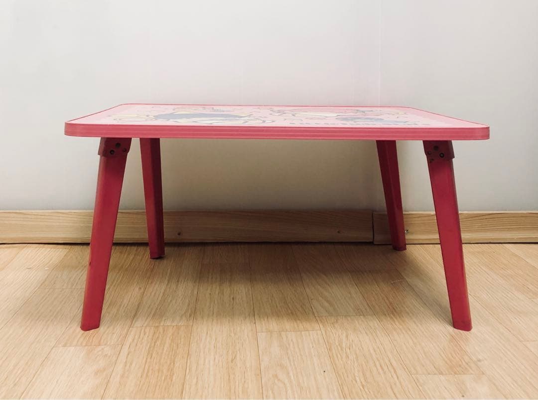 キキララ　テーブル　レトロ