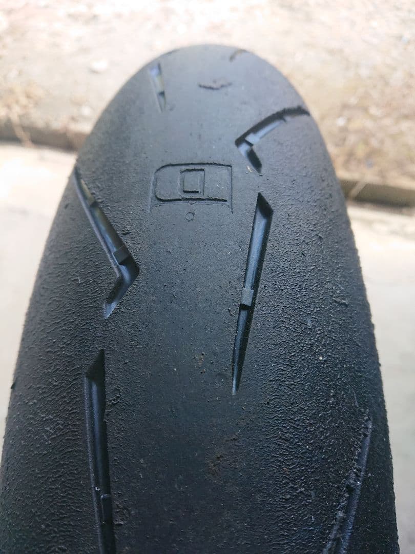 ピレリ スーパーコルサSC V4 120/70R17 フロント用