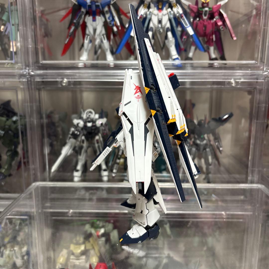 RG サザビー、νガンダム素組完成品2体セット