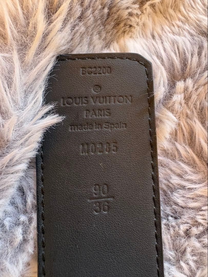 LOUIS VUITTON ブラックレザーベルト 90/36