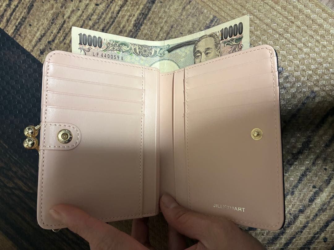 新品　JILL STUART ブラック ×ベビーピンク　二つ折財布　がま口小銭入