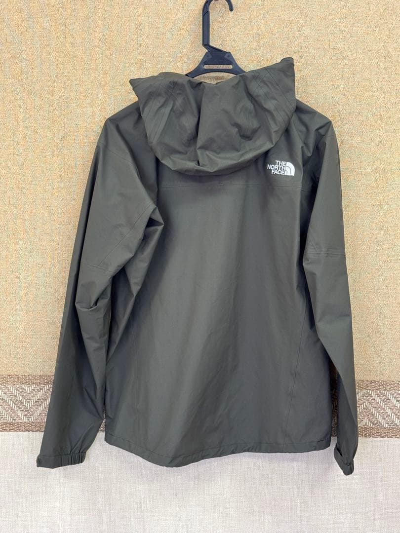 未使用タグ付き クライムライトジャケット（L）NP12003 廃盤 刺繍ロゴ