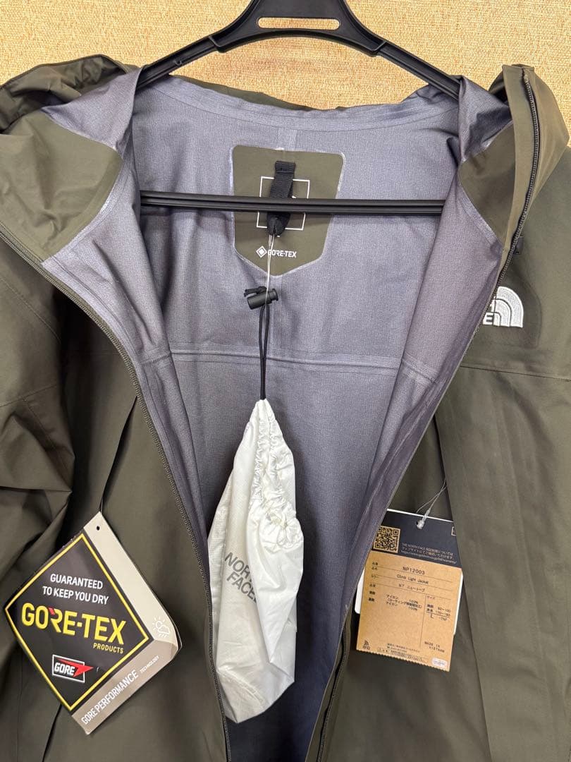 未使用タグ付き クライムライトジャケット（L）NP12003 廃盤 刺繍ロゴ