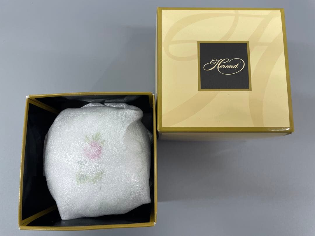 【新品未使用】ヘレンド ウィーン ラウンドボックス　薔薇　蓋付小物入 ボンボン入