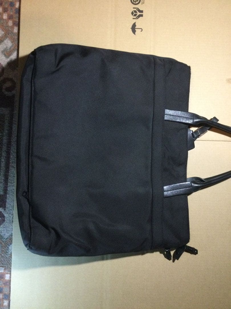 TUMI トートバッグ