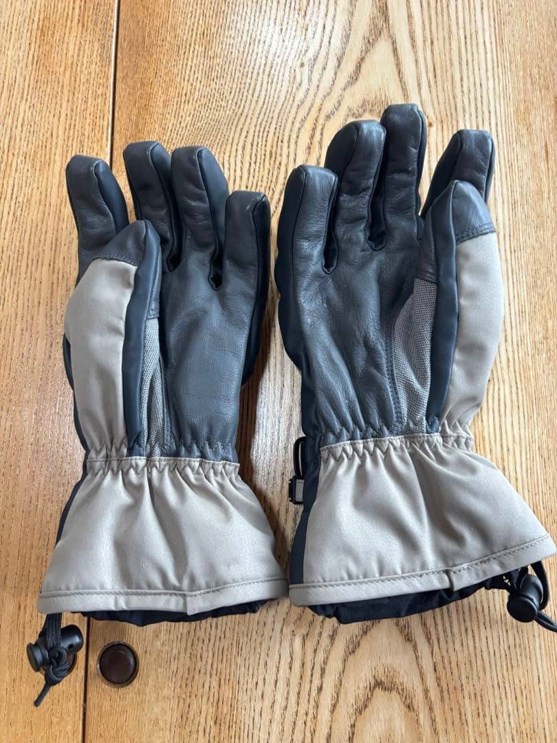 bogner フェニックス　スノーボード　スキーウェア 上S下Mセットとグローブ