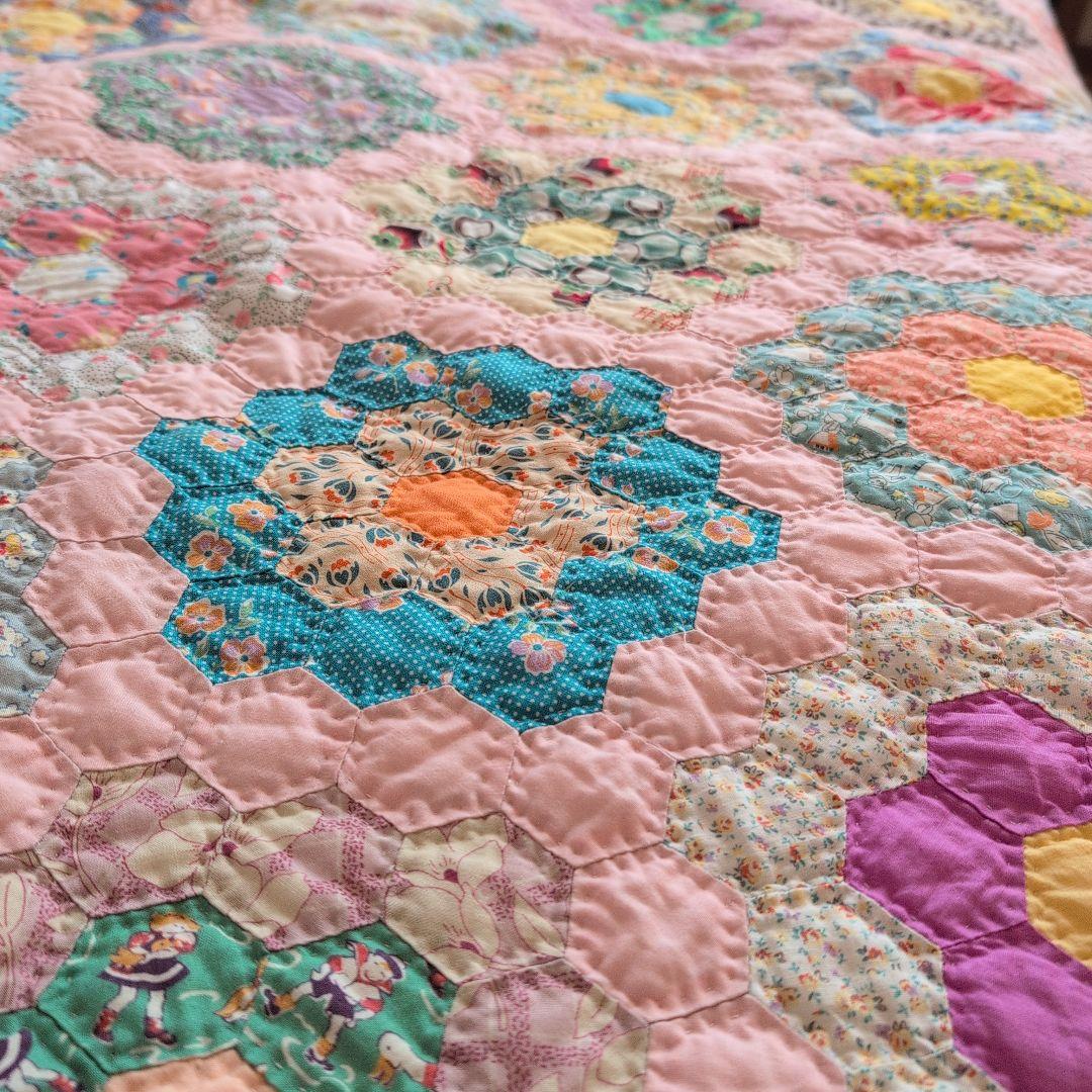 パッチワークキルト　ハンドメイド