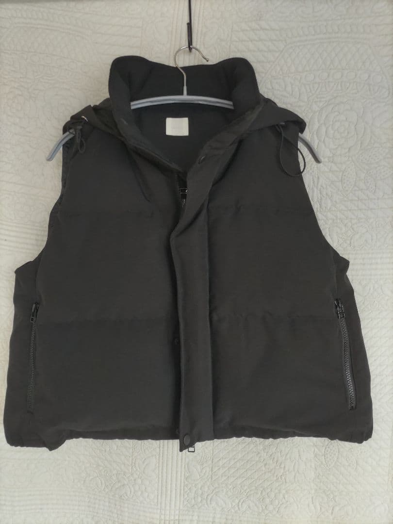 未使用　seeset フード付き黒ダウンベスト