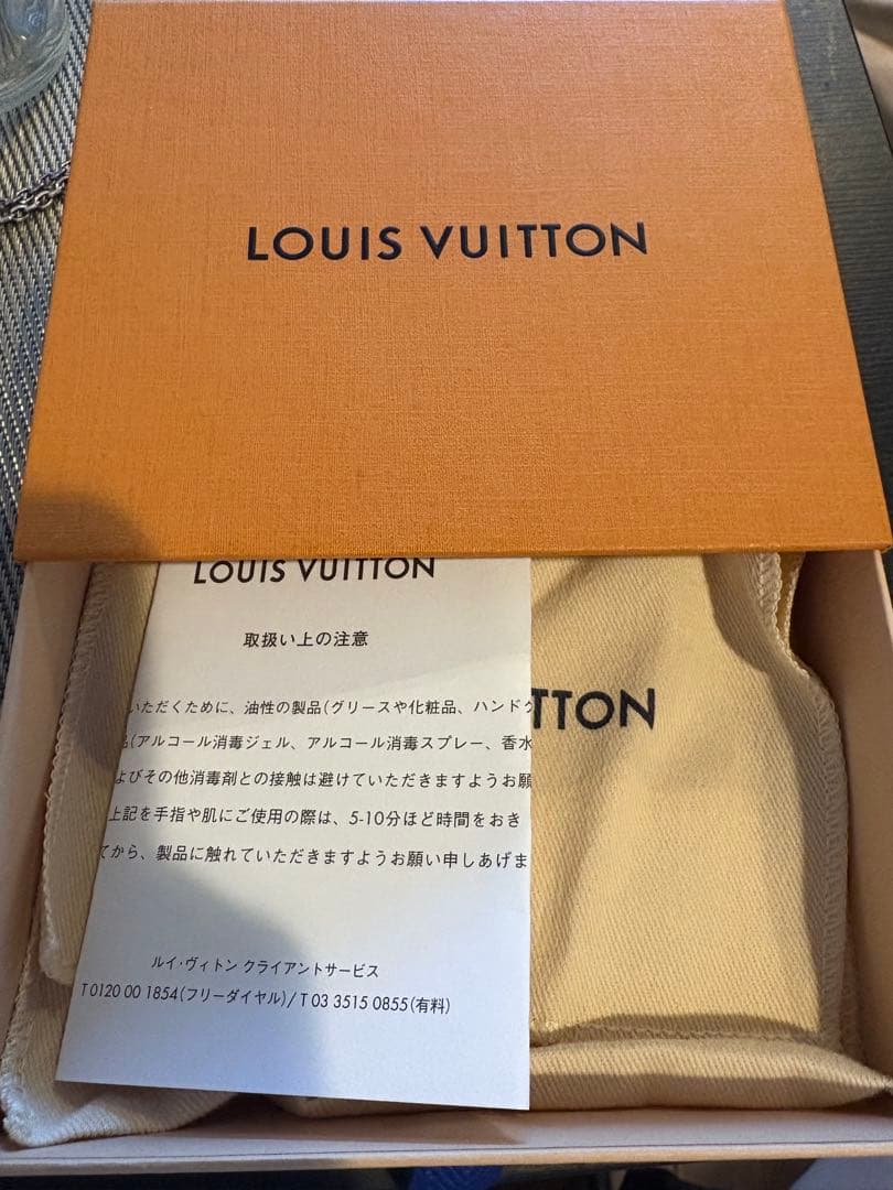 LOUIS VUITTON ケース 財布