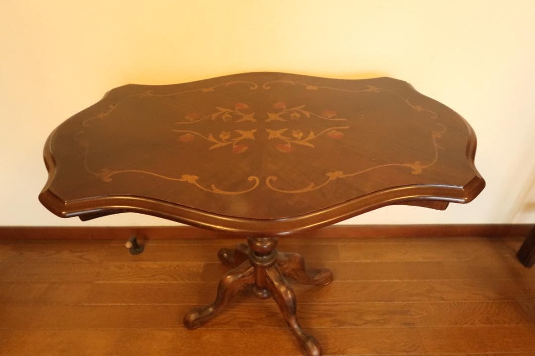 ハイテーブル　象嵌　アンティーク風