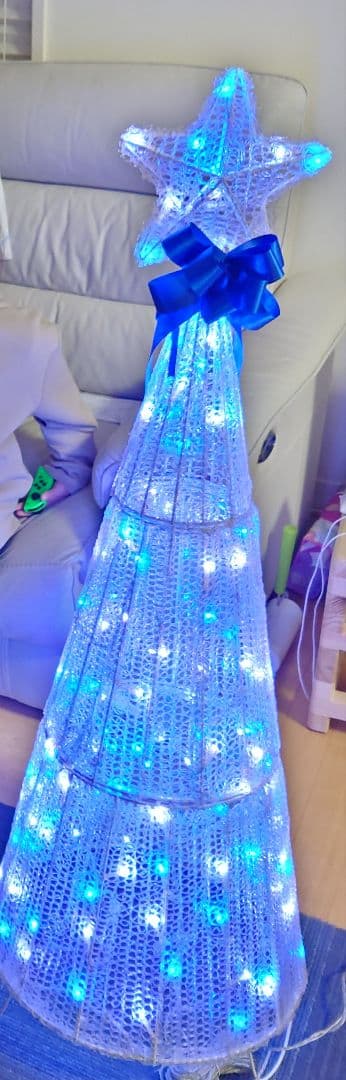 青いLEDクリスマスツリー