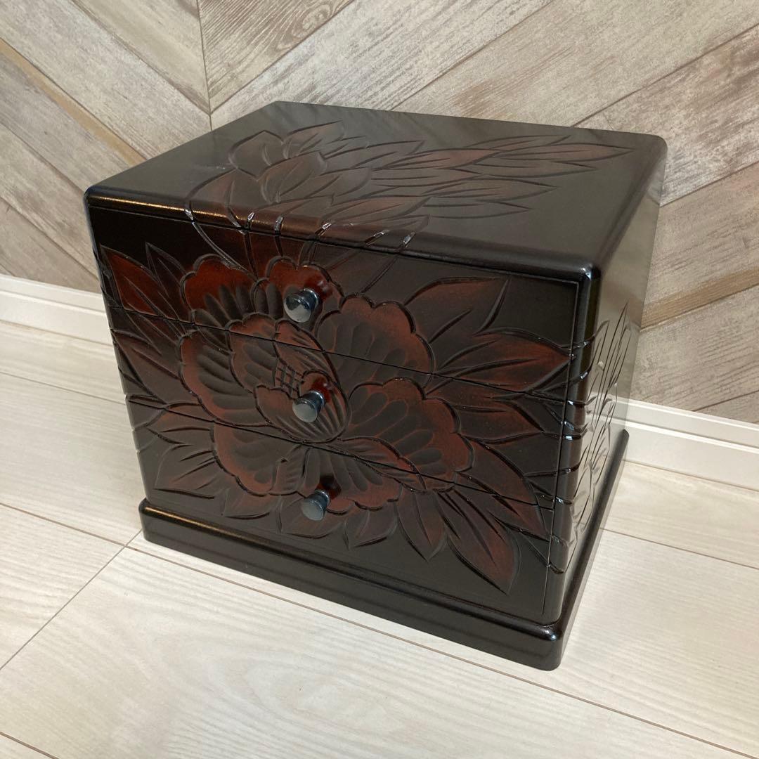 【高級・総桐・未使用品】静華シリーズ 3段チェスト 牡丹線彫 鎌倉彫 三交百貨店