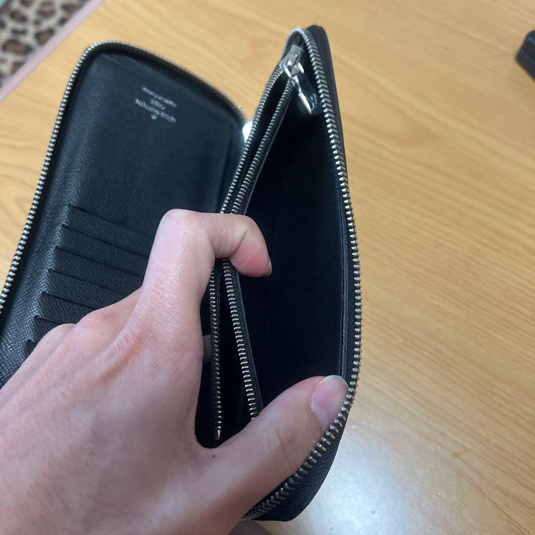 マグロ隊値下げ！Louis Vuitton ブラック エピレザー 長財布