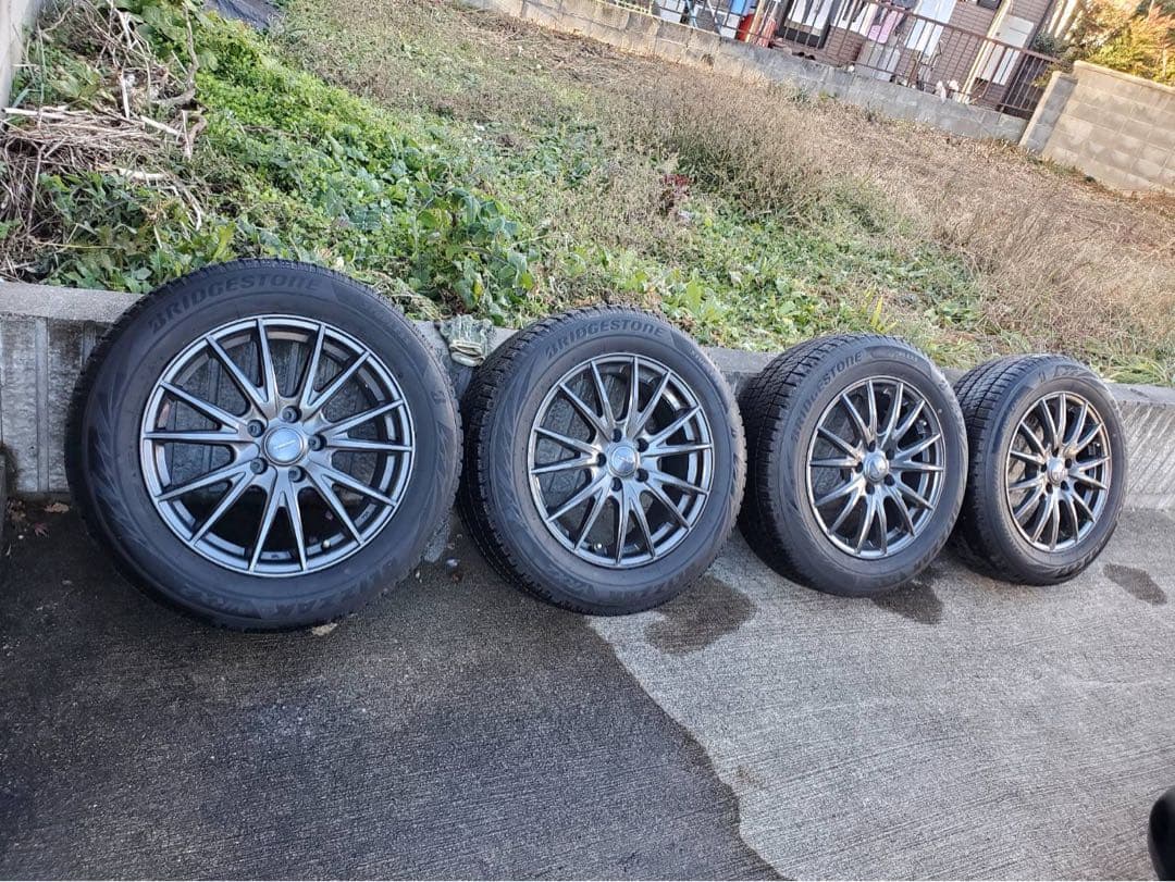 スタッドレス　ブリヂストン　ホイールセット　215/60R17