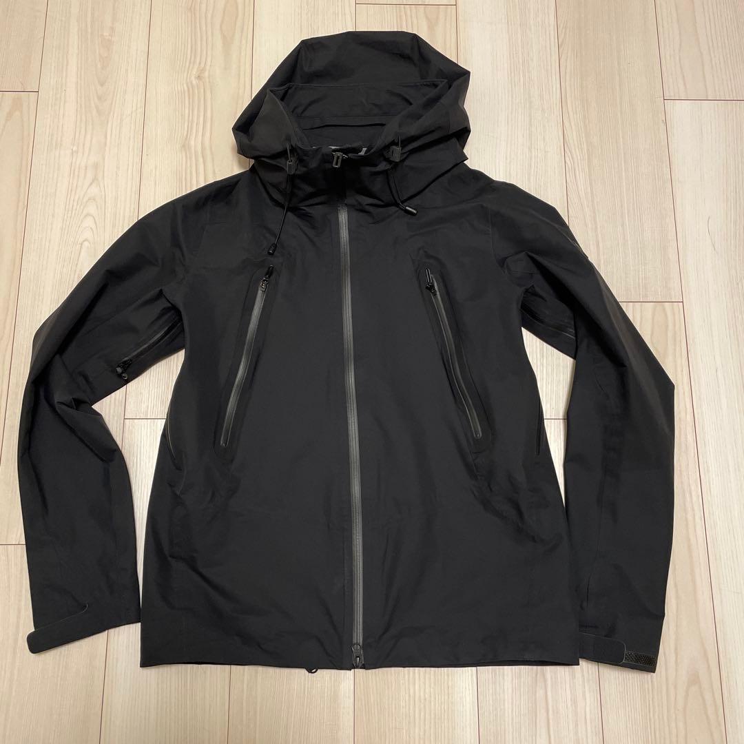 ブラック マウンテンパーカー