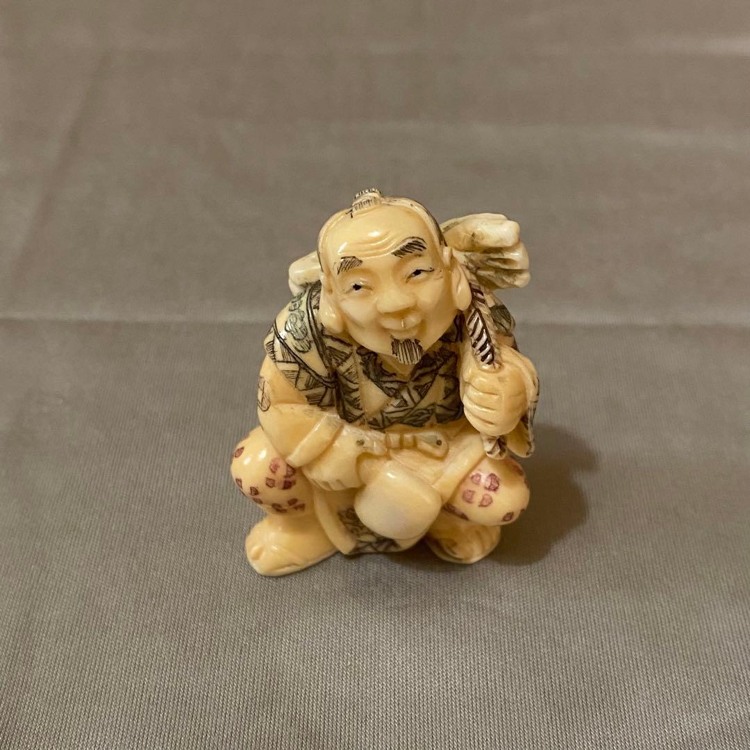 古美術 在銘 山口 カバ牙 根付 河馬 骨董 Netsuke 人物 彫刻③
