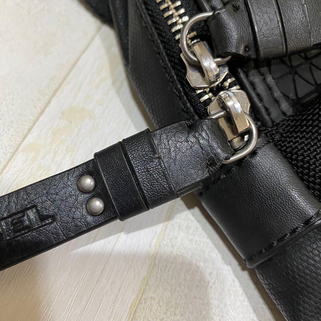 DIESEL ディーゼル　ブラック ボディバッグ