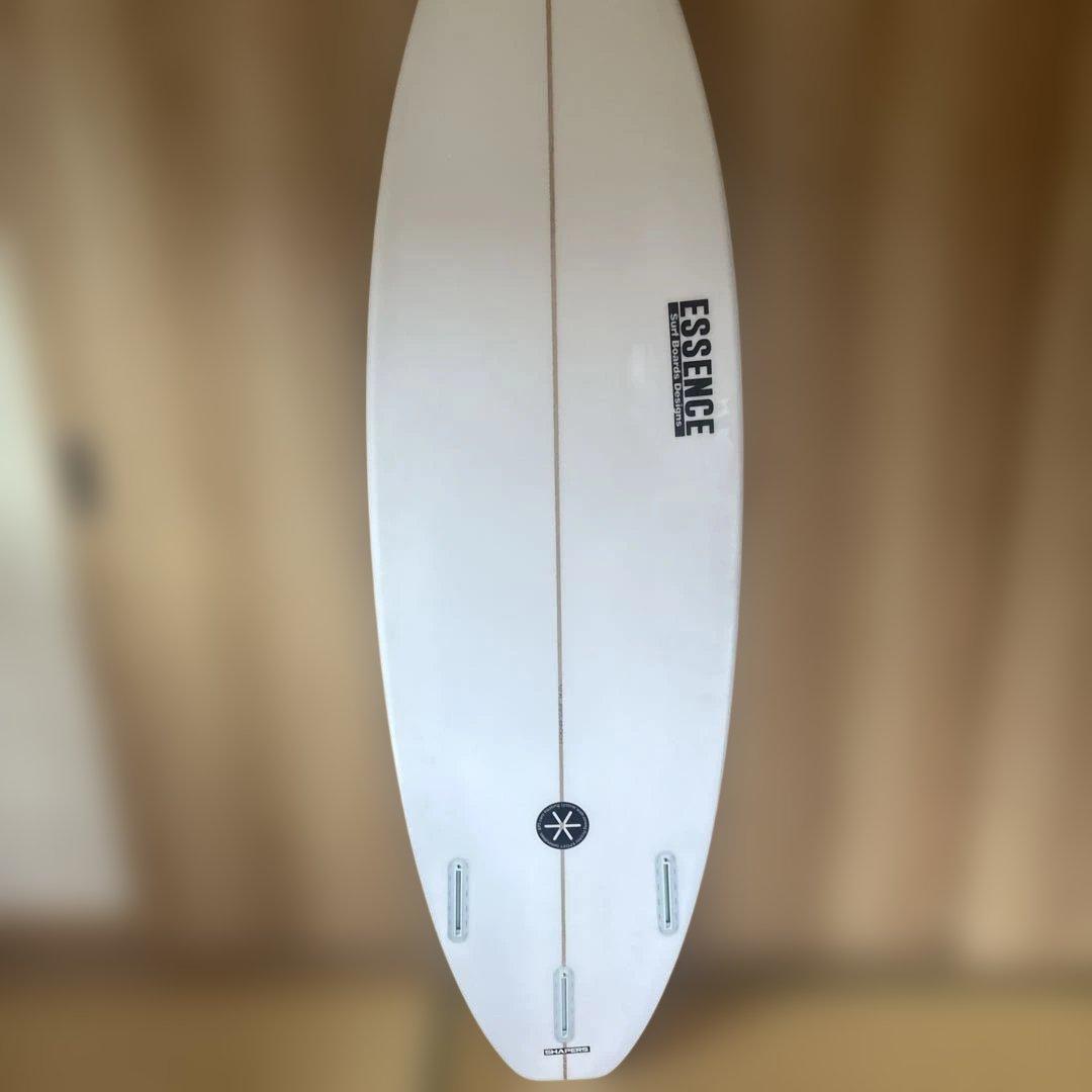 エッセンス　サーフボード　ショート　6.2