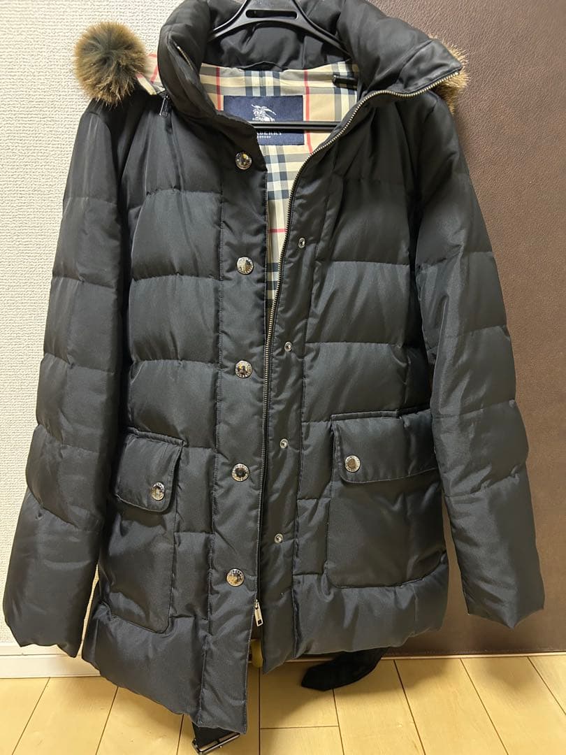 BURBERRY ブラック ダウンジャケット