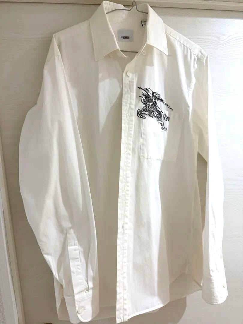 BURBERRY 刺繍の馬のロゴ 長袖シャツ