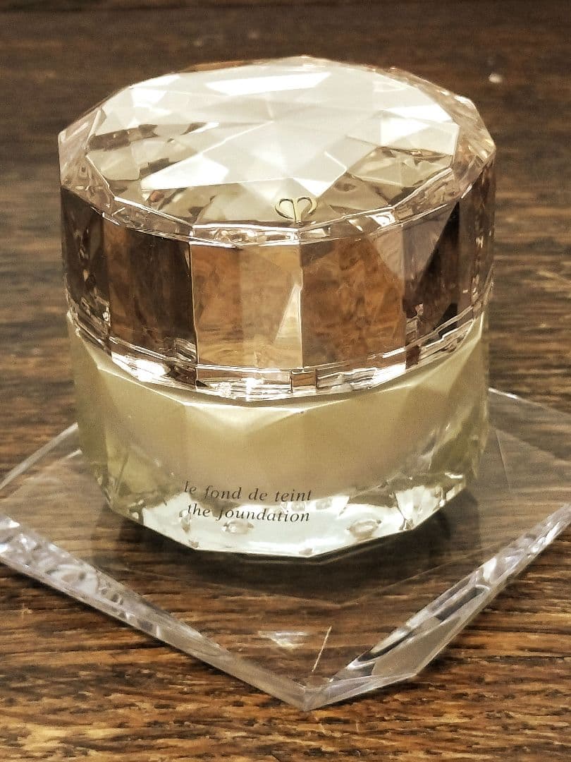 クレ・ド・ポー ボーテ ル・ファンデーション オークル10　ルフォンドゥタン