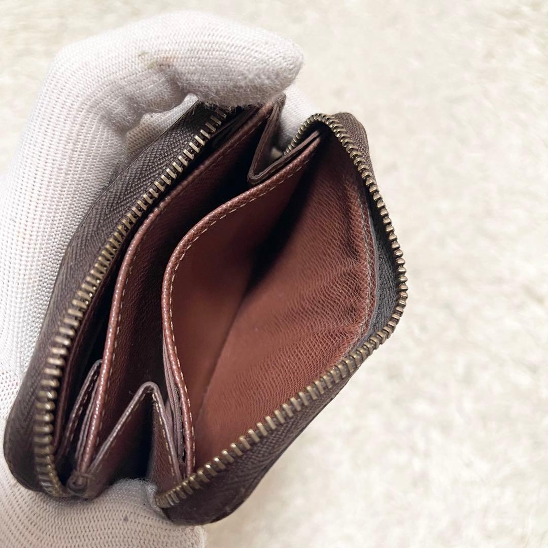 ルイヴィトン　ジッピーパース　レザー　モノグラム　ロゴ金具