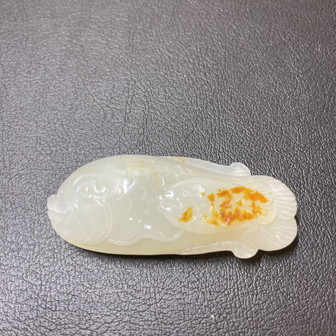 和田玉魚親子の彫刻