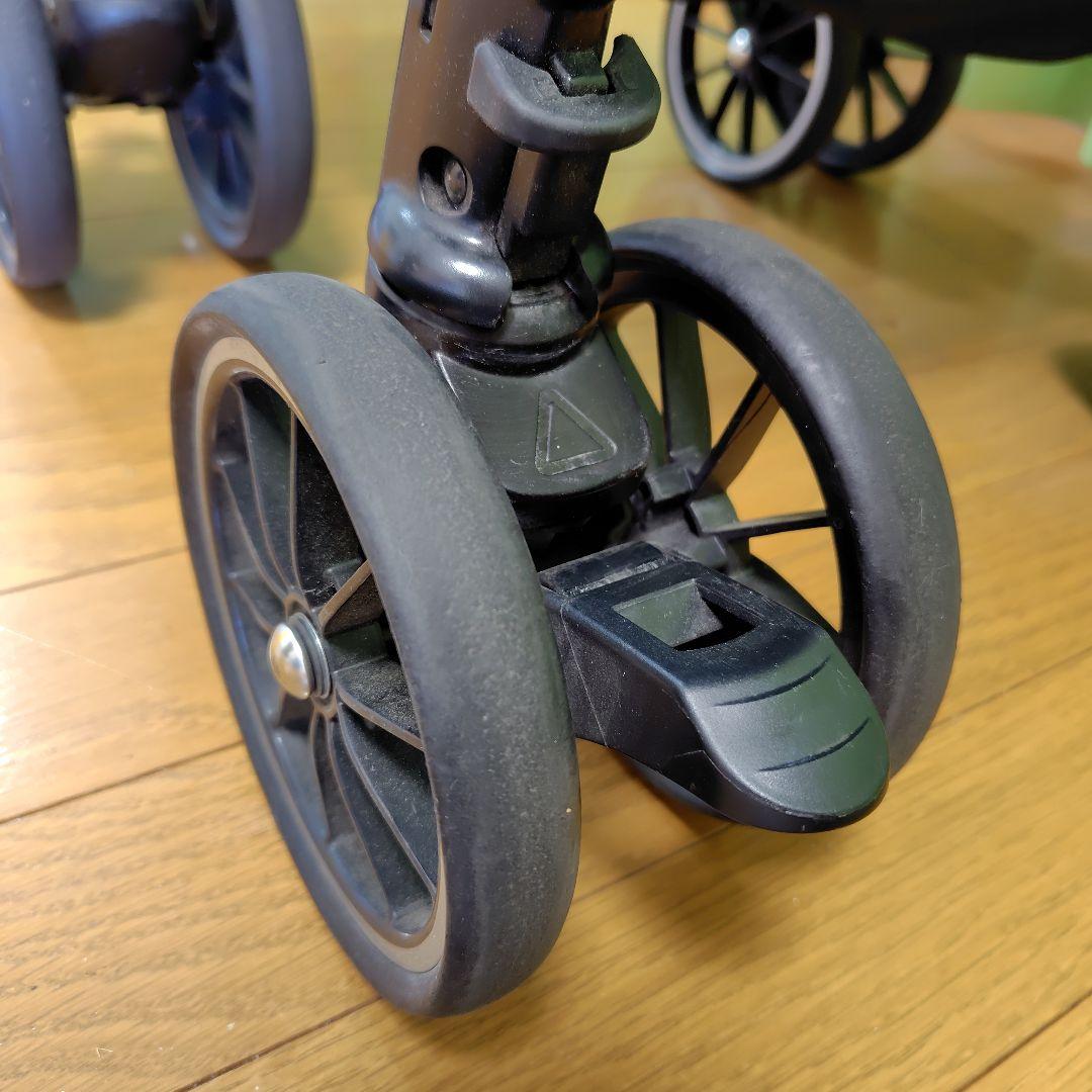 Combi　折りたたみベビーカー　ブラック　ベージュ　水色ストライプ　説明書あり