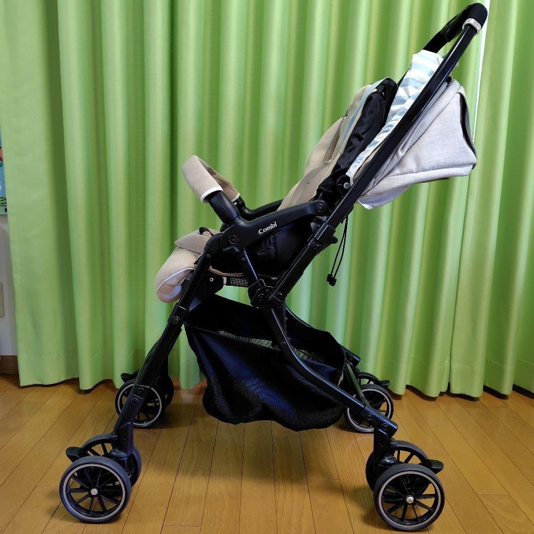 Combi　折りたたみベビーカー　ブラック　ベージュ　水色ストライプ　説明書あり