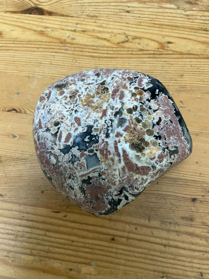 水が入った石　約14センチ(最大幅部分)