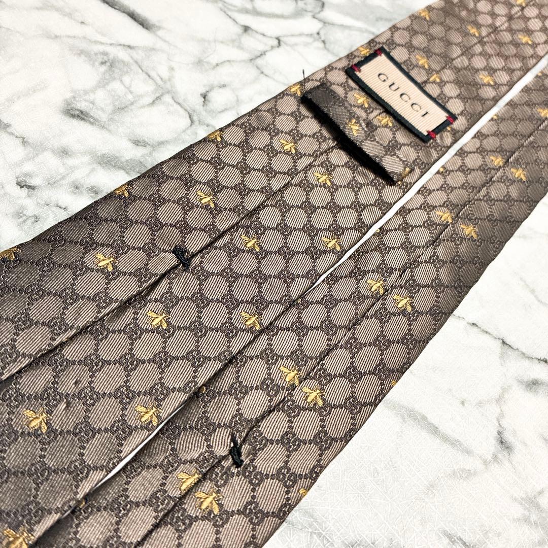 ✨未使用クラス✨GUCCI 現行タグ　GG柄 蜂刺繍　総柄　ハチロゴ　ネクタイ